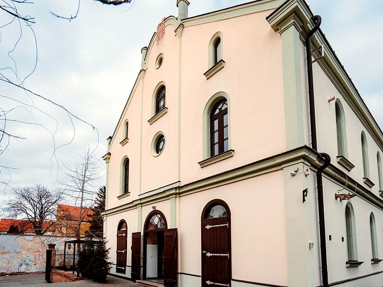 Trnavská synagóga zvonku